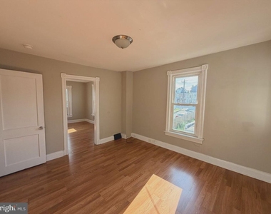 133 E Lee Street - Photo Thumbnail 25