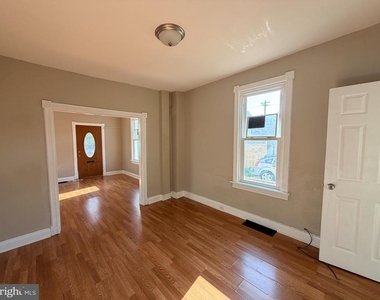 133 E Lee Street - Photo Thumbnail 11