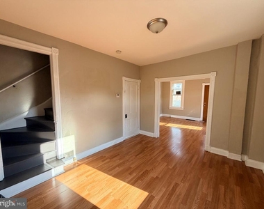 133 E Lee Street - Photo Thumbnail 12