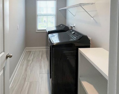 1833 Bluffside Drive - Photo Thumbnail 14