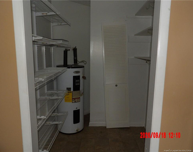 1022-1 Wood Creek Drive - Photo Thumbnail 13