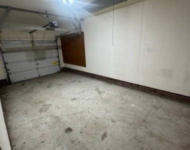 5815 Rivercroft Road - Photo Thumbnail 11