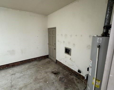 5815 Rivercroft Road - Photo Thumbnail 12