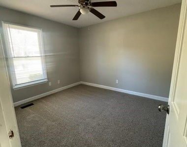 5815 Rivercroft Road - Photo Thumbnail 2
