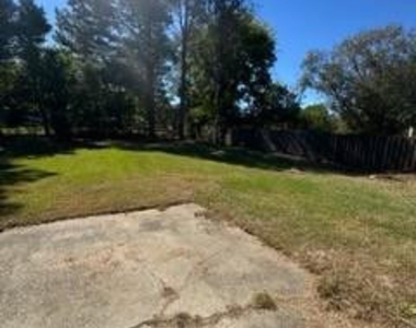 5815 Rivercroft Road - Photo Thumbnail 10