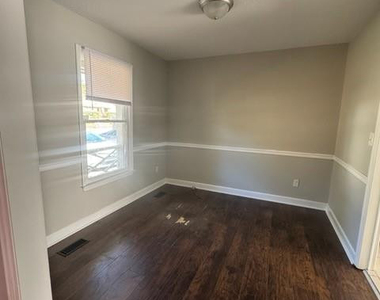 5815 Rivercroft Road - Photo Thumbnail 7