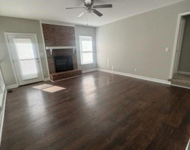 5815 Rivercroft Road - Photo Thumbnail 6