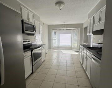 5815 Rivercroft Road - Photo Thumbnail 8