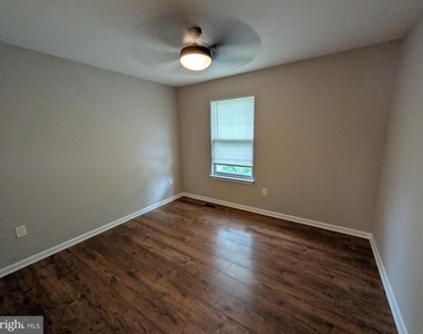 107 Chessie Court - Photo Thumbnail 6