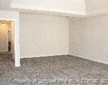 1266 Coachman Way - Photo Thumbnail 25