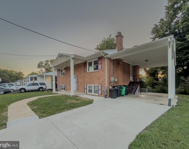 4612 Sharon Road - Photo Thumbnail 2
