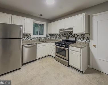 4612 Sharon Road - Photo Thumbnail 10