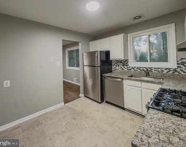 4612 Sharon Road - Photo Thumbnail 8