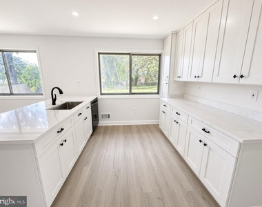 4904 Shopton Drive - Photo Thumbnail 24