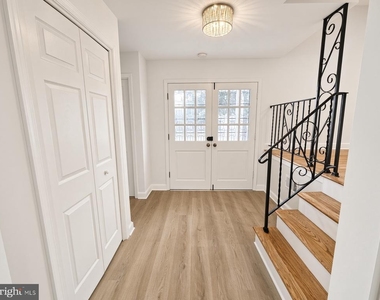 4904 Shopton Drive - Photo Thumbnail 7