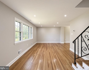4904 Shopton Drive - Photo Thumbnail 12