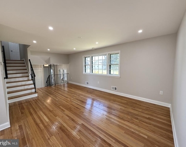 4904 Shopton Drive - Photo Thumbnail 13
