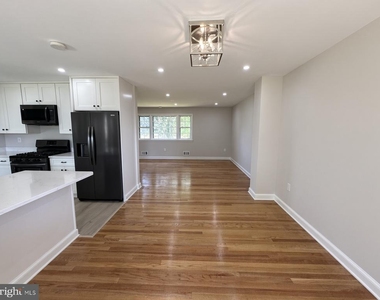 4904 Shopton Drive - Photo Thumbnail 17