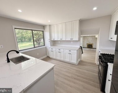 4904 Shopton Drive - Photo Thumbnail 21