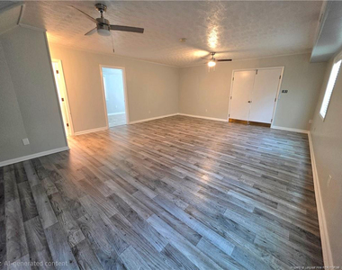 112 Chloe Drive - Photo Thumbnail 14