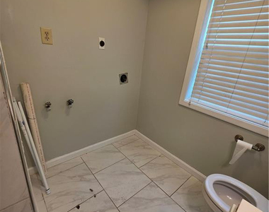 112 Chloe Drive - Photo Thumbnail 12