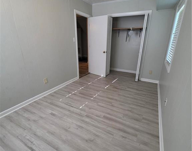 112 Chloe Drive - Photo Thumbnail 17