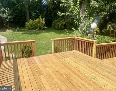 9003 Rollingwood Drive - Photo Thumbnail 8