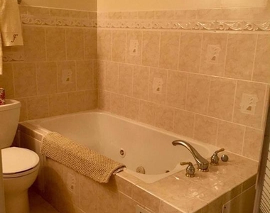 9003 Rollingwood Drive - Photo Thumbnail 7
