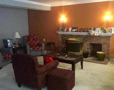 9003 Rollingwood Drive - Photo Thumbnail 6