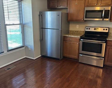 15411 Norwalk Court - Photo Thumbnail 4