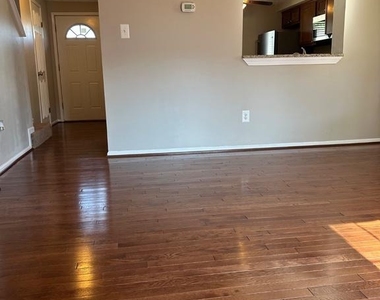 15411 Norwalk Court - Photo Thumbnail 8