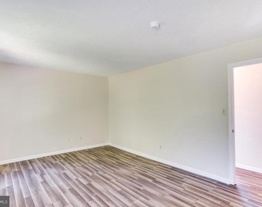 12725 Hillmeade Station Drive E - Photo Thumbnail 25
