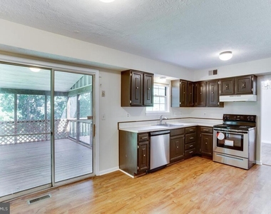 12725 Hillmeade Station Drive E - Photo Thumbnail 15