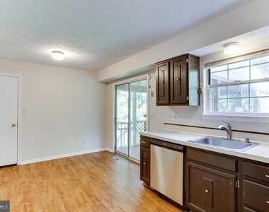12725 Hillmeade Station Drive E - Photo Thumbnail 9