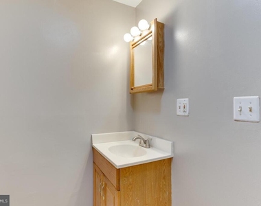 12725 Hillmeade Station Drive E - Photo Thumbnail 28