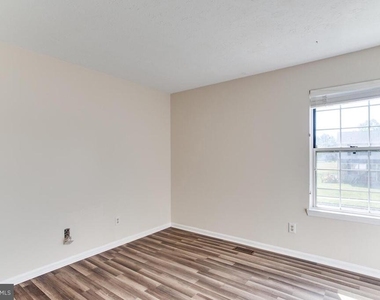 12725 Hillmeade Station Drive E - Photo Thumbnail 18