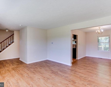 12725 Hillmeade Station Drive E - Photo Thumbnail 6