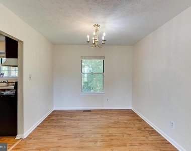 12725 Hillmeade Station Drive E - Photo Thumbnail 7