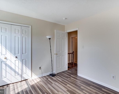 12725 Hillmeade Station Drive E - Photo Thumbnail 19