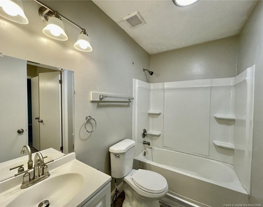 6405 Lorell Court - Photo Thumbnail 9