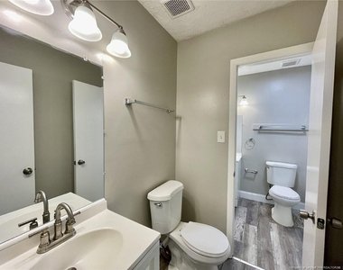 6405 Lorell Court - Photo Thumbnail 7