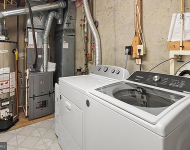 6035 Grenfell Loop - Photo Thumbnail 22