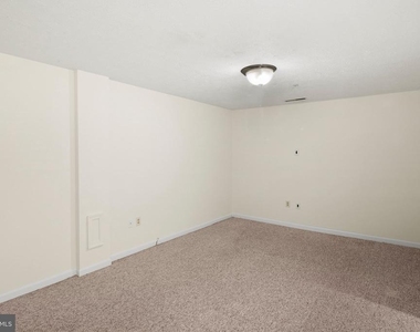 6035 Grenfell Loop - Photo Thumbnail 18