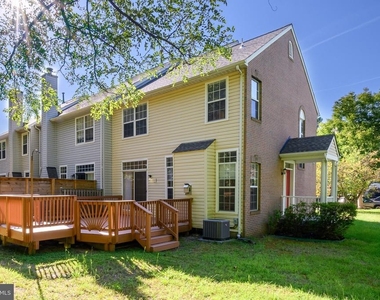6035 Grenfell Loop - Photo Thumbnail 25