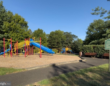6035 Grenfell Loop - Photo Thumbnail 27