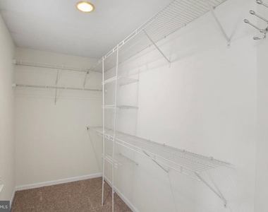 6035 Grenfell Loop - Photo Thumbnail 12