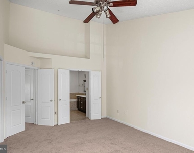 6035 Grenfell Loop - Photo Thumbnail 11