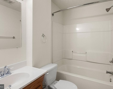 6035 Grenfell Loop - Photo Thumbnail 21