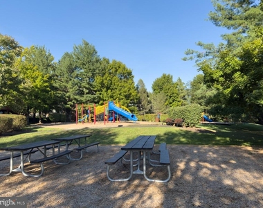 6035 Grenfell Loop - Photo Thumbnail 26