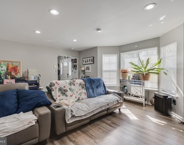 3107 La Dova Way - Photo Thumbnail 14